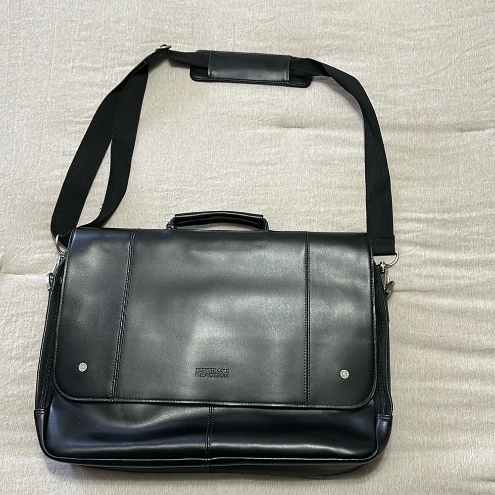 Kenneth Cole reaction laptop/ messenger bag